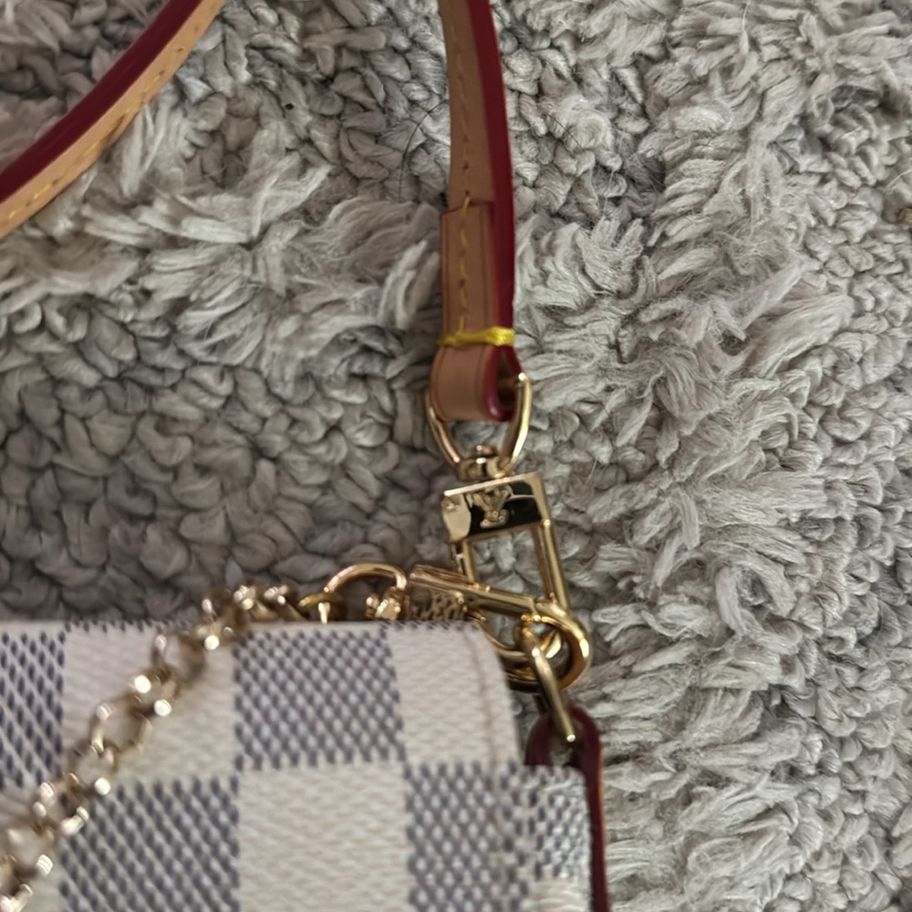 Louis Vuitton Imitation Crossbody Checkerboard Chain Shoulder Bag - Picture 4 of 9